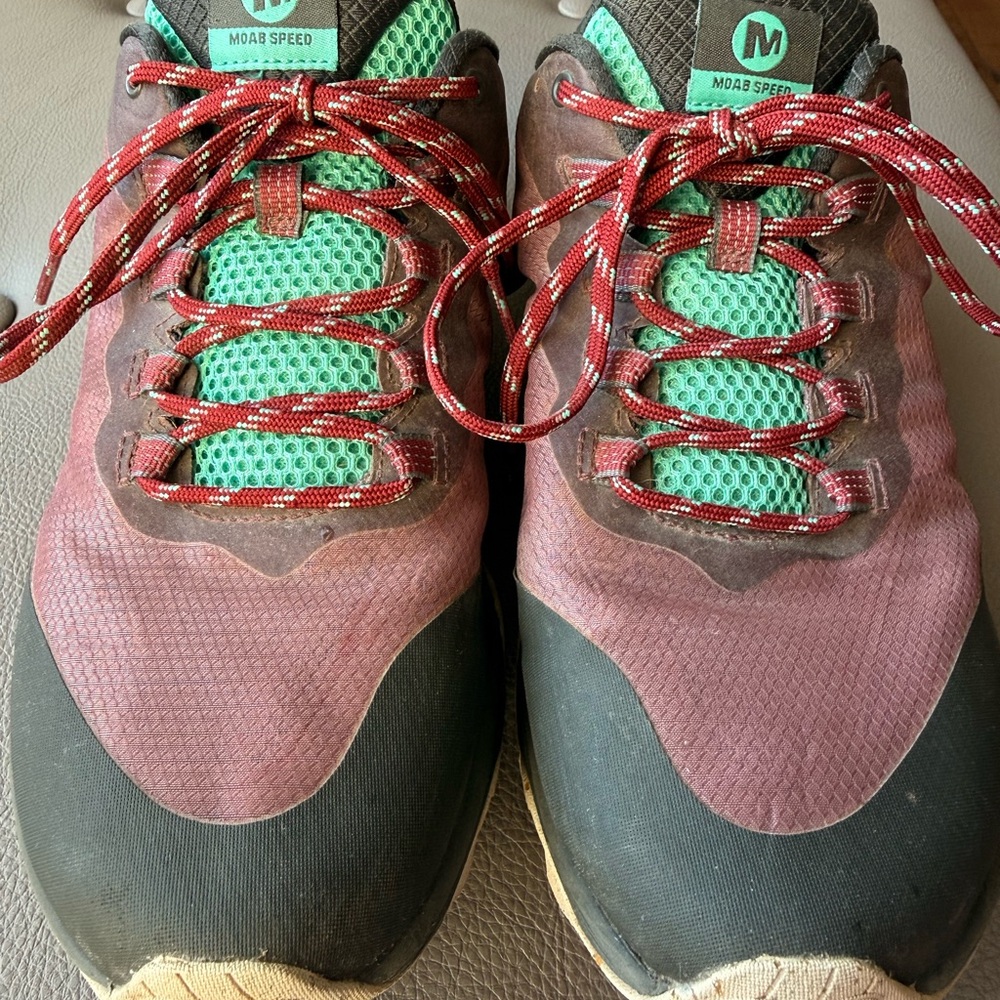 Merrell MOAB Speed Shoes in Maroon and Teal